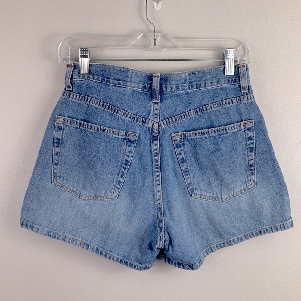 GAP Blue Jean Shorts Classic Denim Style - Picture 2 of 7